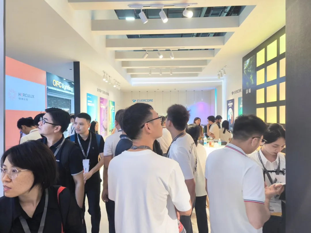 Carrying the first RGBCW-COB "Explosive Field" Light Asia Exhibition, Zhonghao Optoelectro 中昊·吉乐 | 公民色彩的色彩不会结束