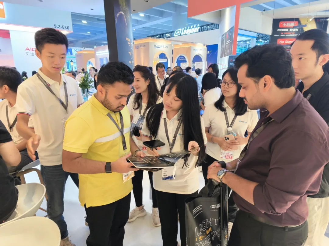 Carrying the first RGBCW-COB "Explosive Field" Light Asia Exhibition, Zhonghao Optoelectro 中昊·吉乐 | 公民色彩的色彩不会结束