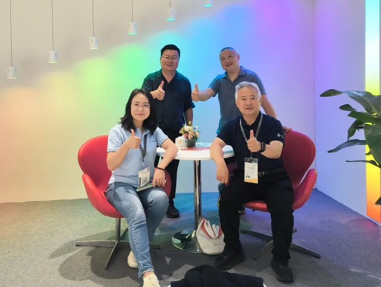 中昊·吉乐 | 公民色彩的色彩不会结束