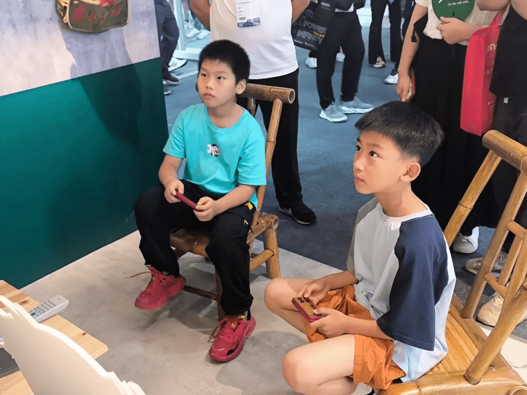 Carrying the first RGBCW-COB "Explosive Field" Light Asia Exhibition, Zhonghao Optoelectro 中昊·吉乐 | 公民色彩的色彩不会结束